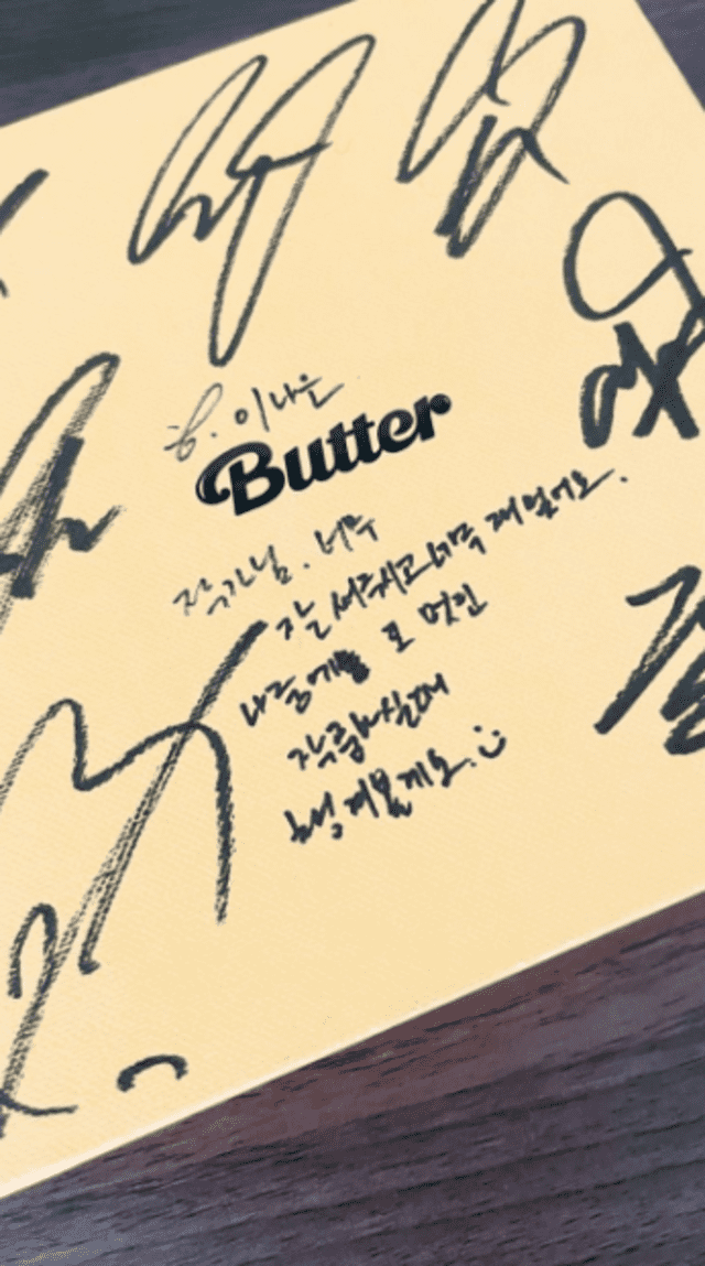 Disco de "Butter" de BTS autografiado. Foto: ssinnani