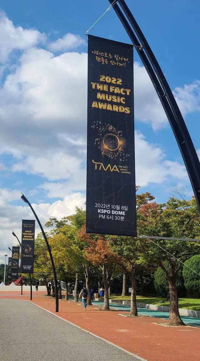 Carteles de The Fact Music Awards. Foto: The Fact/Twitter