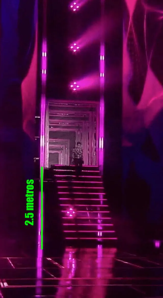 Wendy de Red Velvet debía descender las escaleras desde una altura de 2.5 metros.