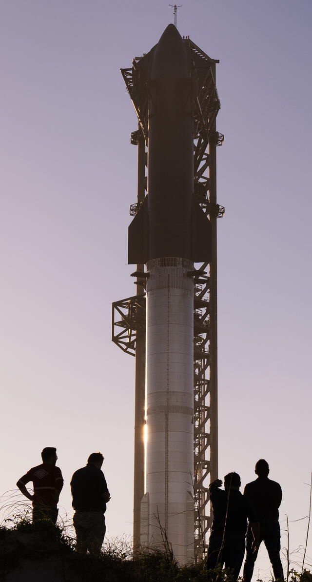  El cohete Starship en su plataforma de lanzamiento, en Boca Chica, Texas. Foto: SpaceX   