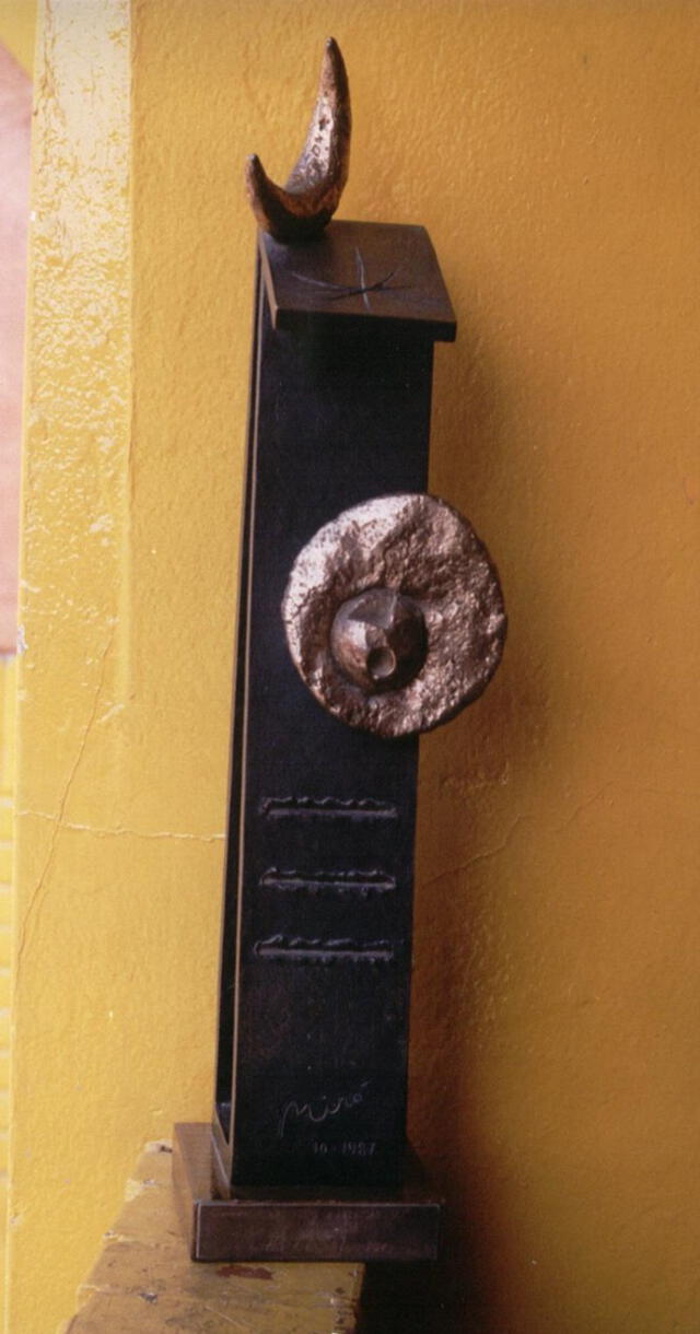 Escultura entregada en 1987 a Villa El Salvador. Foto: Michel Azcueta