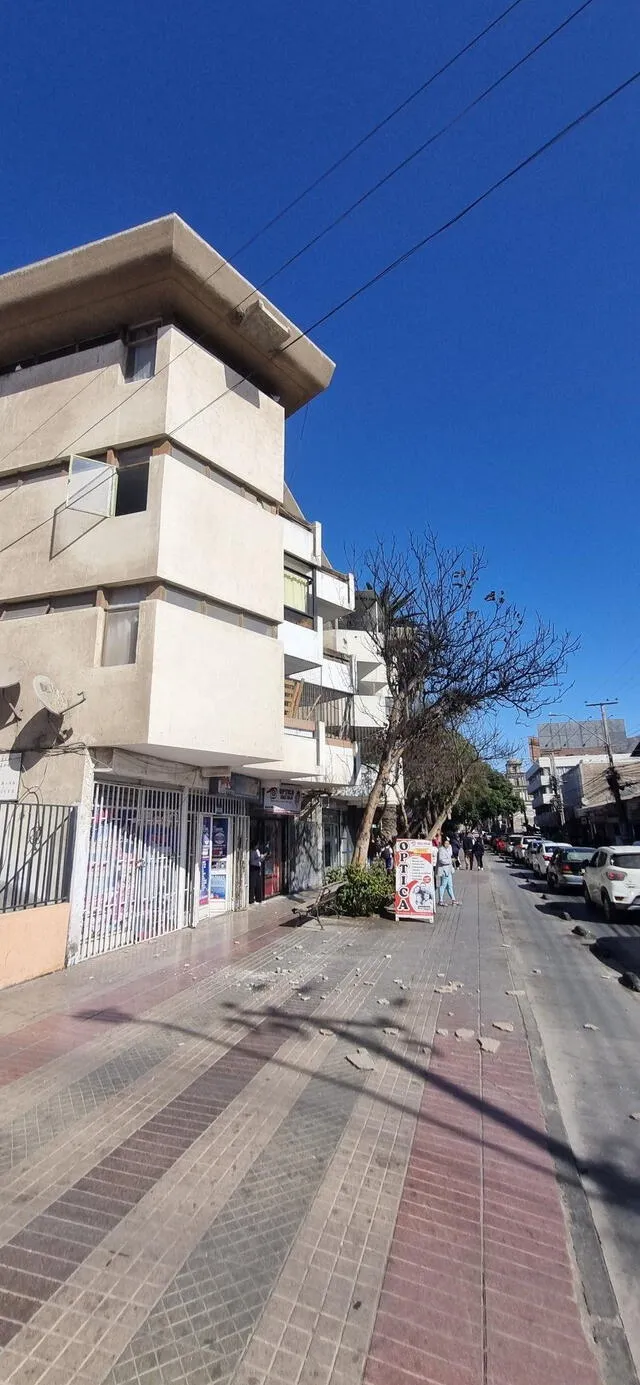 Se dañó la fachada de una casa. Foto: MueveteEnBici/X Se dañó la fachada de una casa. Foto: MueveteEnBici/X