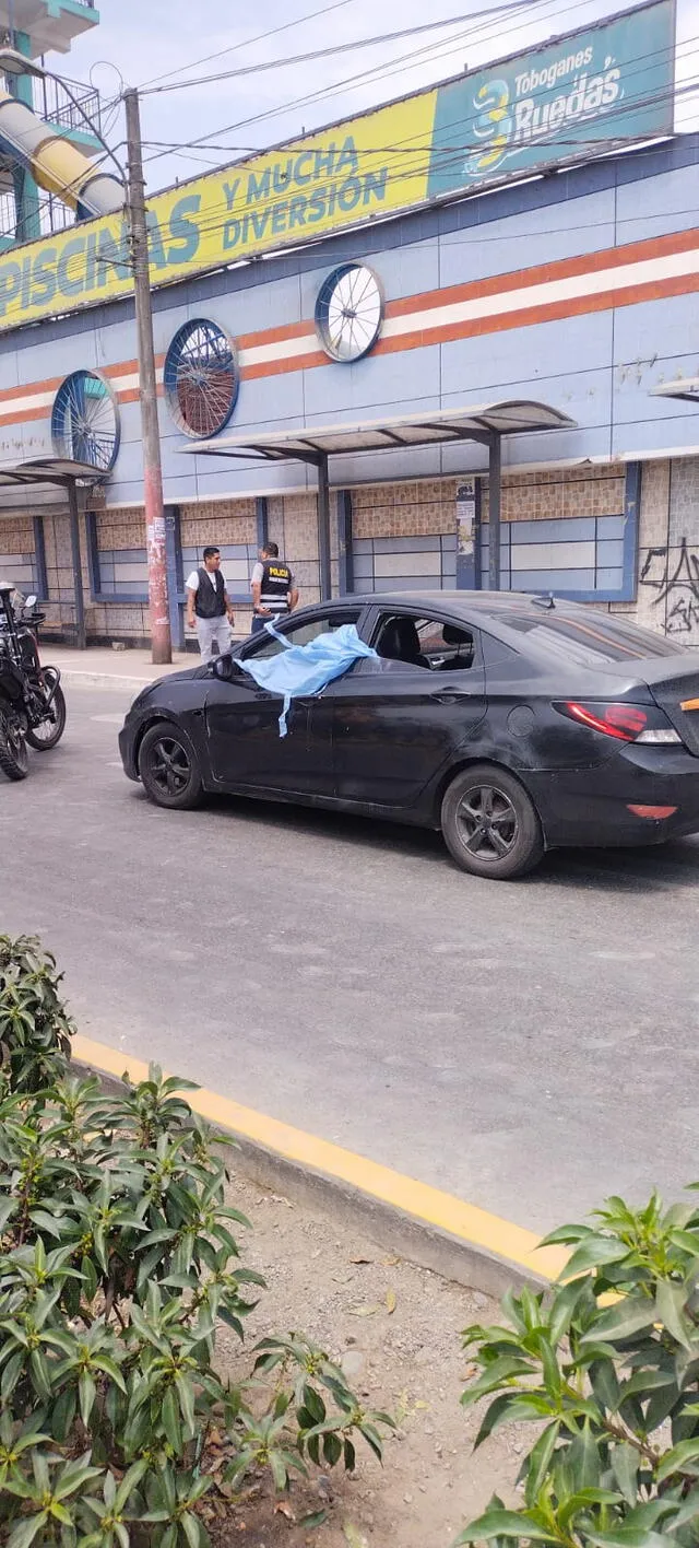 La Policía Nacional del Perú encontró al colectivero sin vida dentro de su auto. Foto: Difusión.   