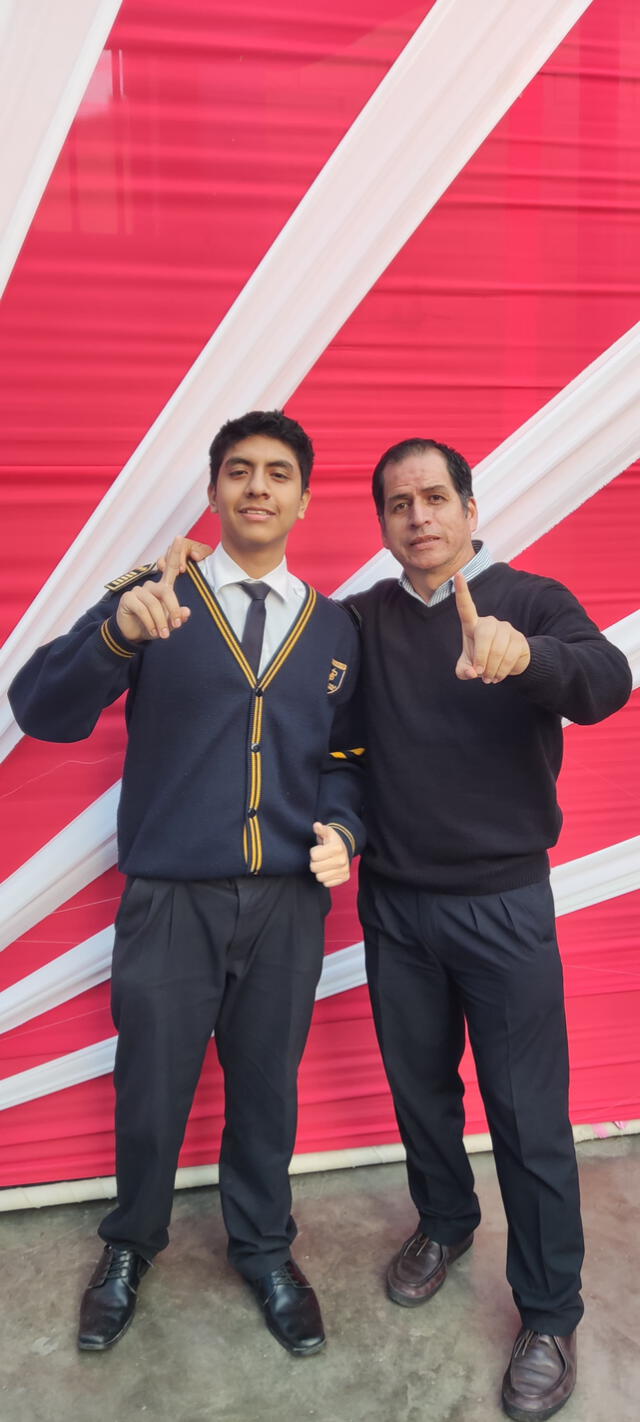 Adrián Zavaleta Correa, primer puesto en Ingeniería Industrial. Foto: Colegio Juan Pablo Peregrino.   