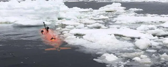 Debido a las condiciones climáticas extremas, explorar la parte inferior de los glaciares es un desafío que recién se está superando con tecnología avanzada. Foto: Filip Stedt    