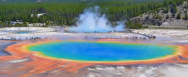 El parque nacional más antiguo del mundo se encuentra en América: alberga más de 10.000 géiseres