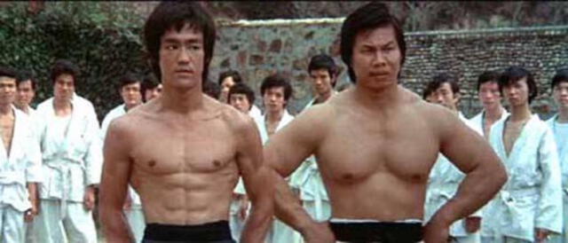 Bolo Yeung y Bruce Lee en la película Operación Dragón.