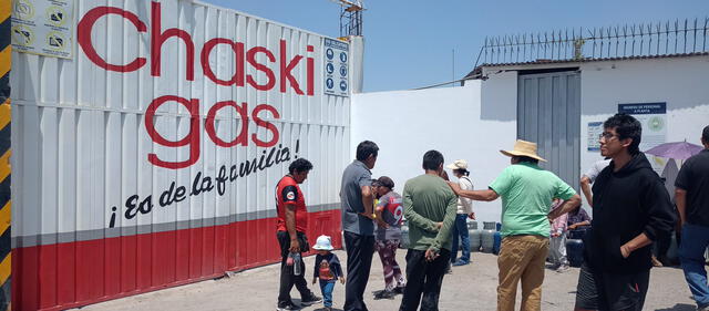 Colas en distribuidora de Socabaya. Foto: difusión