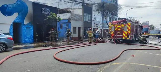 Bomberos y miembros de serenazgo participaron de forma conjunta. Foto: Melissa Landa   