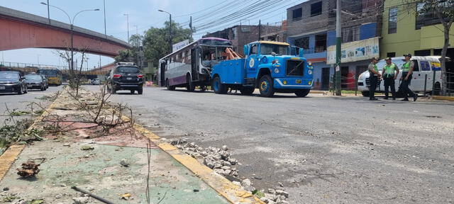 Así quedó la zona tras el despiste del Corredor Morado. Foto: Kevinn García / URPI-LR    