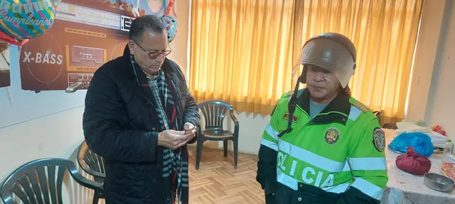  Butters tuvo que ser resguardado por la PNP tras el rechazo ciudadano. Foto: Liubomir Fernández   