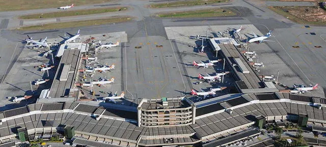 Guarulhos está implementando tecnología avanzada para agilizar los procesos de check-in, seguridad y embarque, mejorando la experiencia de los pasajeros. Foto: Aviación al Día   