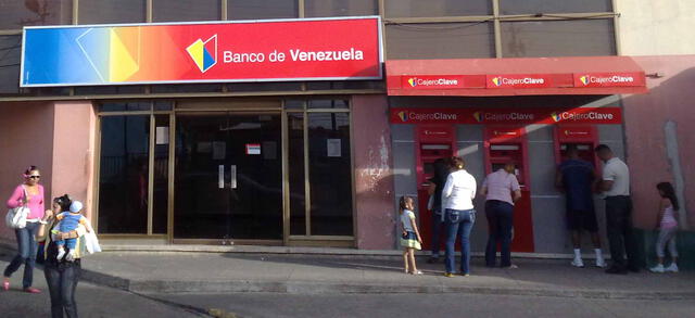 ¿Cuál es el nuevo monto mínimo para retirar dólares en el Banco de Venezuela?