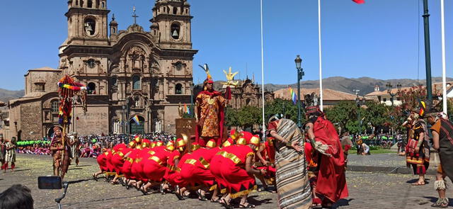  Inca del Inti Raymi 2023 recorrió la Plaza Mayor de Cusco. Foto: Luis Álvarez/LR<br><br>    