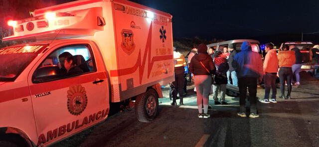  Ambulancia llegó para trasladar a los heridos. Foto: Bomberos El Tambo 198/Facebook   