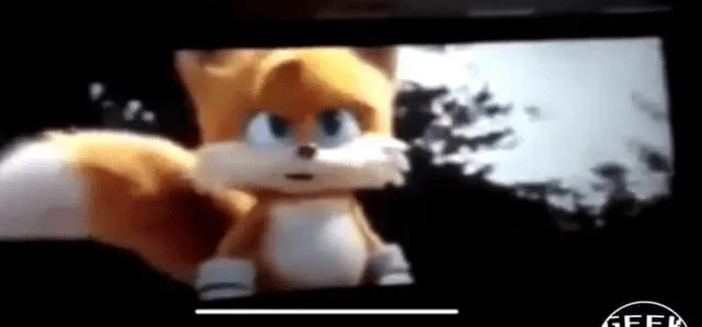 Tails aparece en la escena post créditos de Sonic.