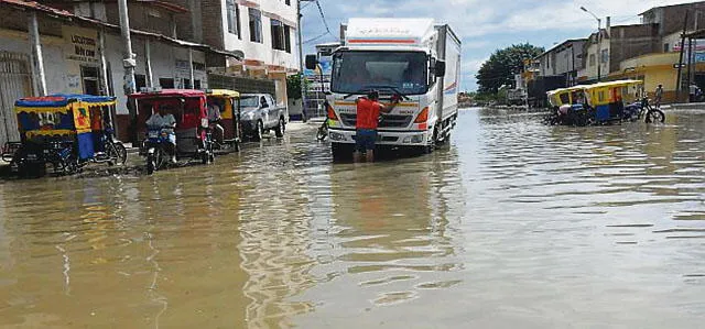 Lluvias en el Perú: desborde del río Piura generó temor en la población de Catacaos