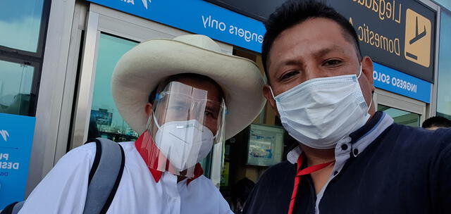 Pedro Castillo y Richard Rojas, en el aeropuerto, pos recorrido proselitista.