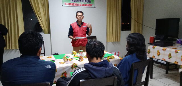 Charlas. De manera vivencial, los varones se dan cuenta de sus errores en Entre Patas de Alto Selva Alegre.