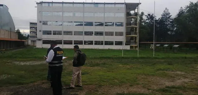  La Policía en la sede de la Universidad Alas Peruanas. Foto: difusión 