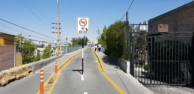 Arequipa: puente Fierro solo permite el paso peatonal o de ciclistas. Foto: Fiorella Martínez/La República