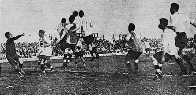 Imagen del partido entre Brasil y Argentina en 1925. Foto: Viejos Estadios Imagen del partido entre Brasil y Argentina en 1925. Foto: Viejos Estadios