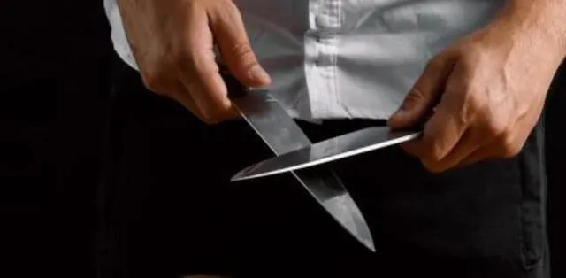 Trucos caseros: ¿cómo afilar tu cuchillo de cocina con una taza