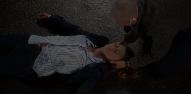 Meredith Grey es hallada desmayada en medio del estacionamiento. Foto: ABC