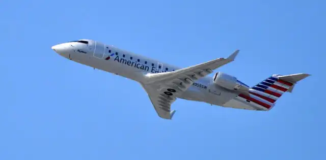 <em>Ejemplar del Bombardier CRJ700. Foto: captura de Google</em> <em>Ejemplar del Bombardier CRJ700. Foto: captura de Google</em>