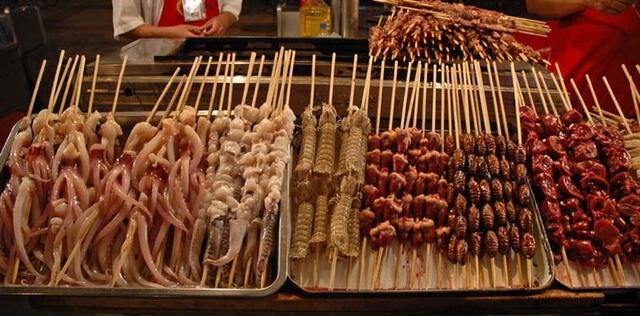 ¿Por qué se dice que los chinos comen carne de perro, gato y otros animales?