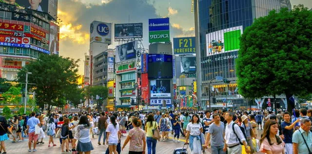 Japón combina una rica historia, una cultura vibrante y una modernidad futurista, lo que lo convierte en un destino turístico fascinante para viajeros de todo el mundo. Foto: iStock   