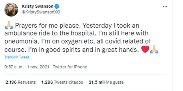 1.11.2021 | Tuit de Kristy Swanson anunciando su ingreso al hospital. Foto: captura Kristy Swanson / Twitter