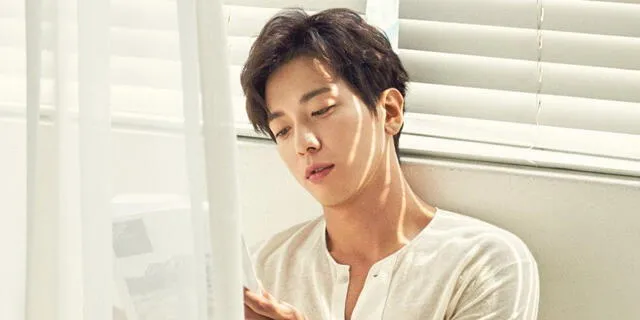 Jung Yong Hwa en una sesión fotográfica.