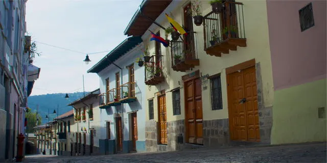 Las calles del barrio del Centro Norte de Quito tienen diseños coloniales y caminos rústicos que acercan hacia el encanto del lugar. Foto: Uber blog