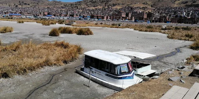  Sequía en el lago Titicaca. Foto: La República    