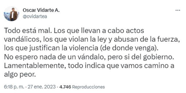  Tuit de Óscar Vidarte sobre las manifestaciones en Perú. Foto: @ovidartea<br>    