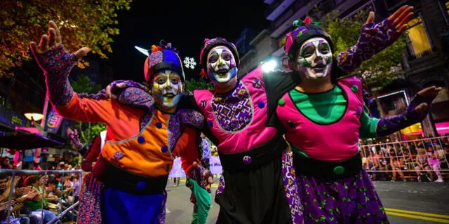 Los carnavales son expresiones nacionales que tienen el objetivo de difundir la cultura de un país. Foto: AFP   
