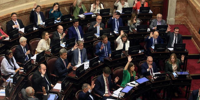 Dos tercios de los senadores sorprendieron al abordar un proyecto oculto que proponía casi triplicar sus sueldos durante una sesión exprés que inicialmente estaba convocada solo para tratar la nominación de embajadores. Foto: TN   