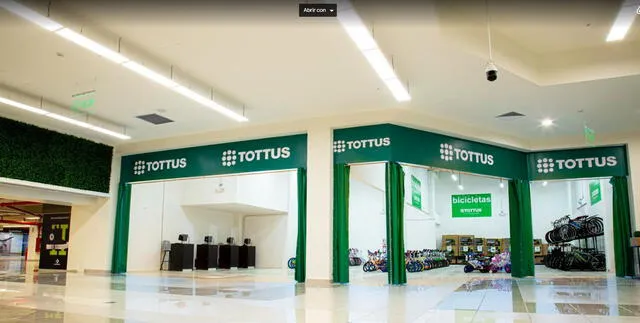 Tottus instaló sus carpas desde el 23 de noviembre. Foto: Tottus
