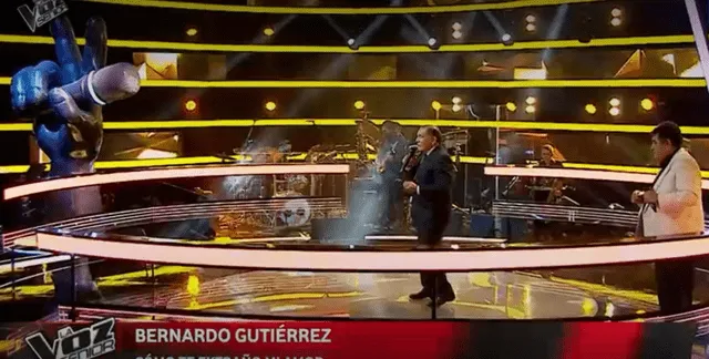 Bernanrdo Gutiérrez se subió por última vez al escenario con la canción Cómo te extraño mi amor. Foto: captura de Latina