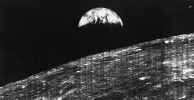 Primera foto de la Tierra desde la Luna