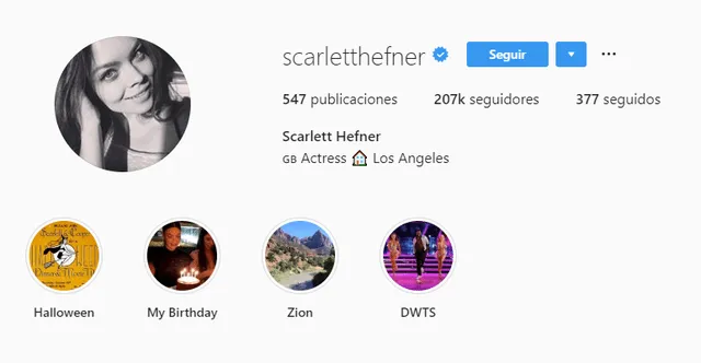 Scarlett Byrne cambió su apellido por Hefner en Instagram.
