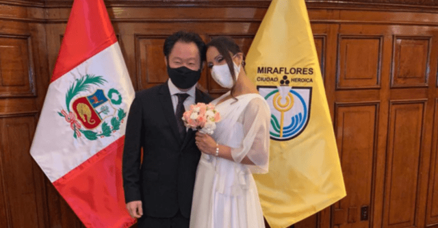 Kenji Fujimori en ceremonia privada junto a su novia.