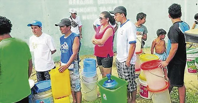 Tras 12 años de concesión el servicio de agua y el colapso de desagües ahoga a tumbesinos