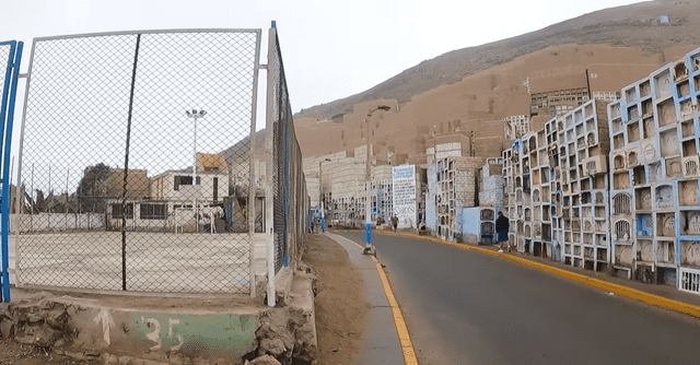 Cementerio Santa Rosa, cerro La Regla, vecinos con muertos, video, fotos, Callao, Lima, cadáveres