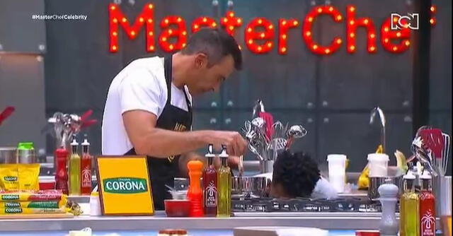 Tostao y Martín preparan unas mantecadas. Foto: Masterchef Colombia