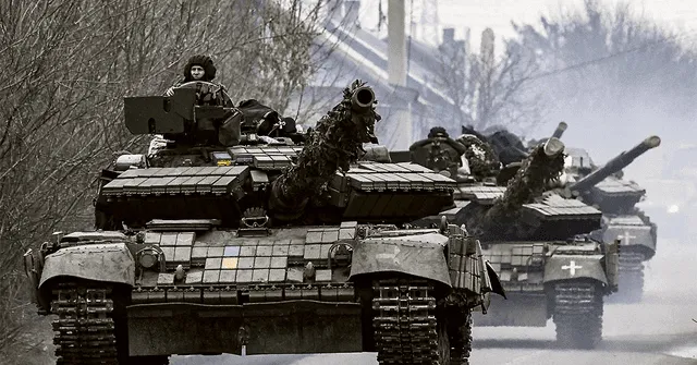  Defensa. Tanques T64 ucranianos en Bajmut. Foto: AFP   