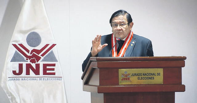  Amenaza. Presidente del JNE, Jorge Salas Arenas, advierte de que algunos sectores quieren someter a los organismos electorales. Foto: difusión   