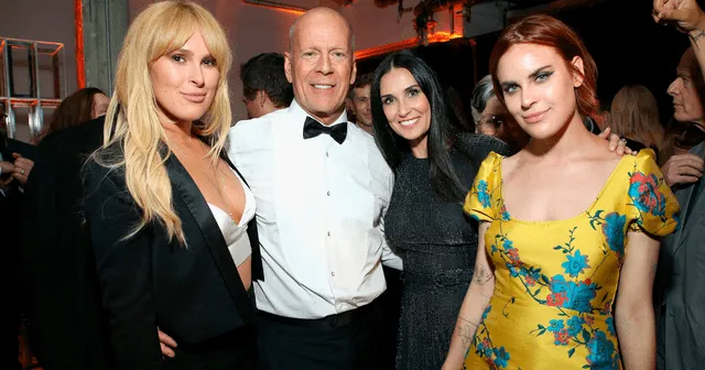 Demi Moore y Bruce Willis y sus hijas.