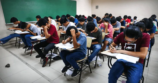 Más de 20.000 personas postularon al examen de admisión de la UNMSM. Foto: Andina   